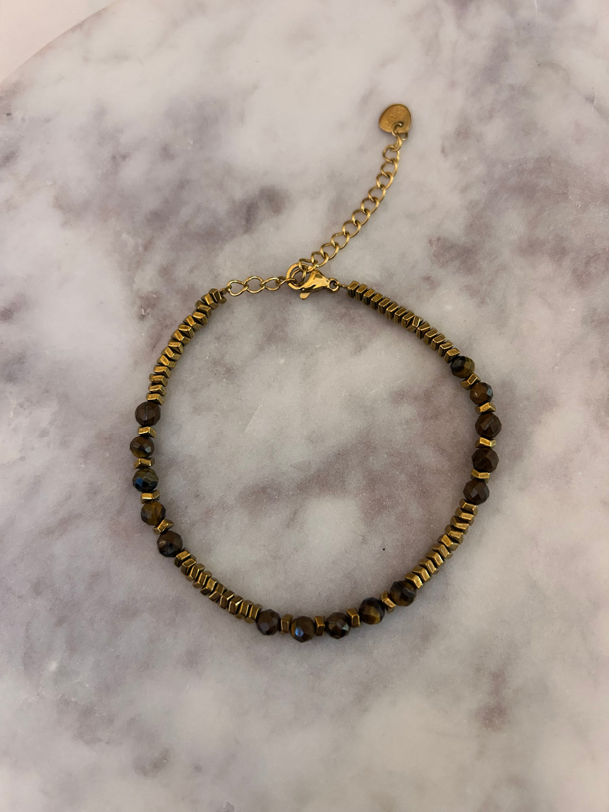 Armbandje Noëlle – Bruin &amp; Goud